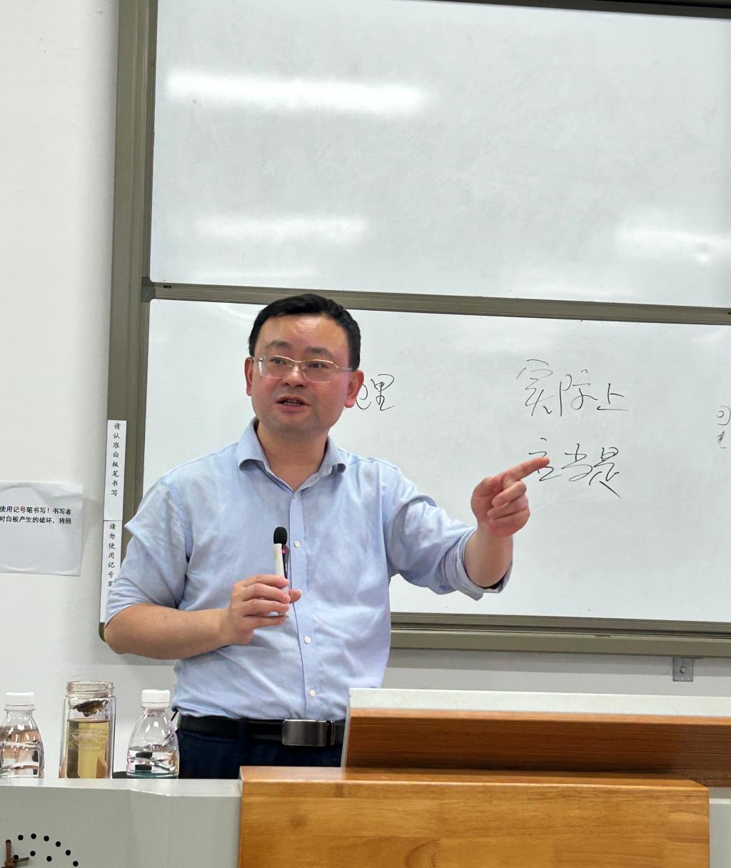 四川师范大学雷勇教授为公司学子深度解读“现代国家的建构：马基雅维利与霍布斯”